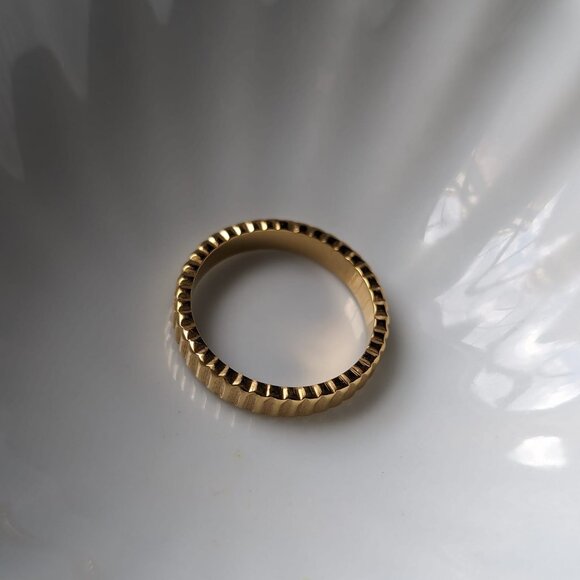 Waterproof Gold Jewelry Tarnish Free 18k Gold PVD- Meivim Ring Size 6 - Picture 7 of 11